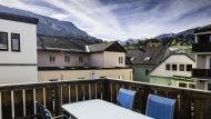 Große Terrasse für gemütliche Abende